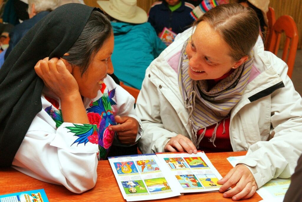 "Bibliotecas. Turismo educativo y responsable en isla Amantani"